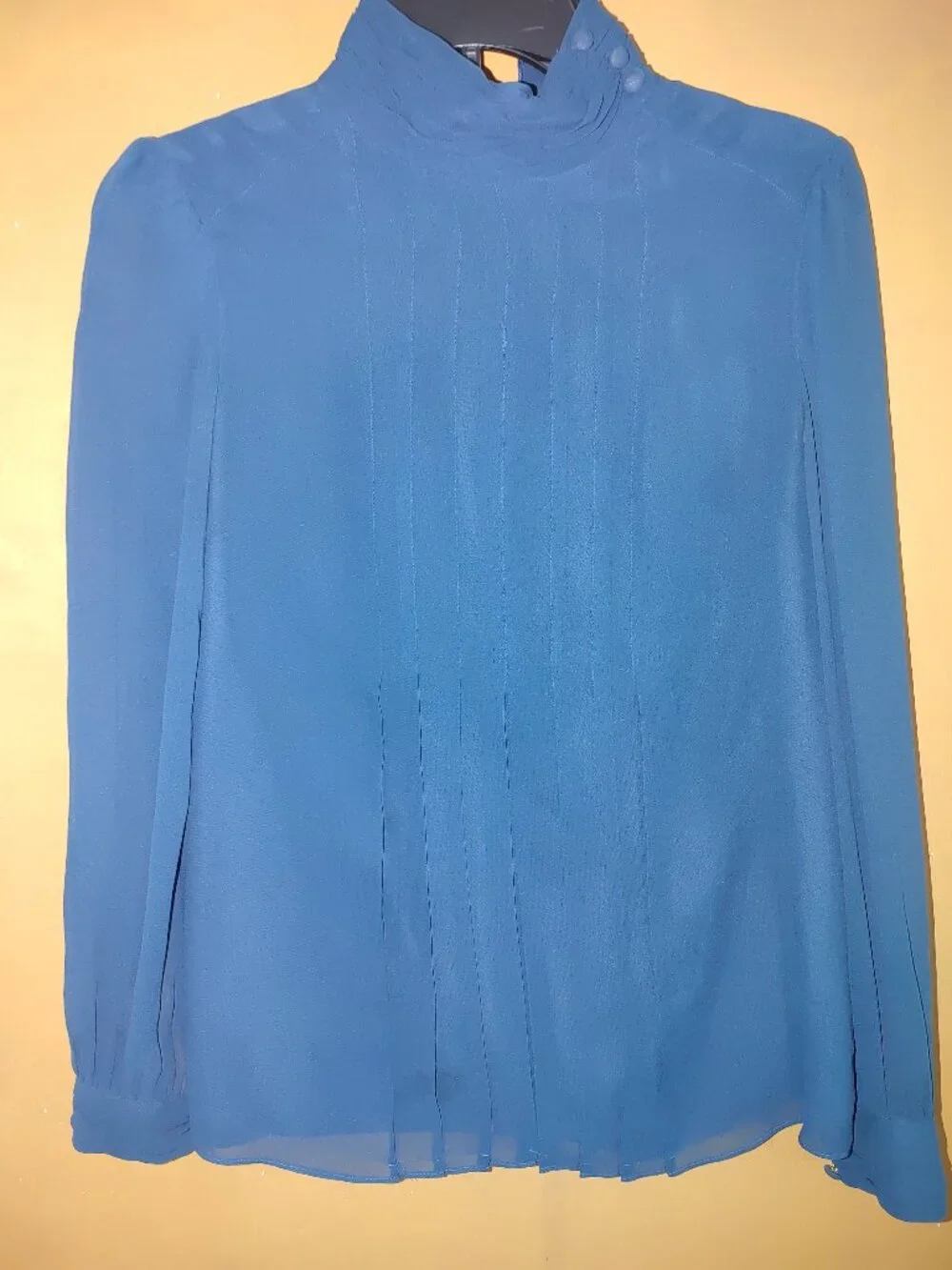 TORY BURCH Woman's 100% Silk Long Sleeve Blouse Size 0 Pre-owned